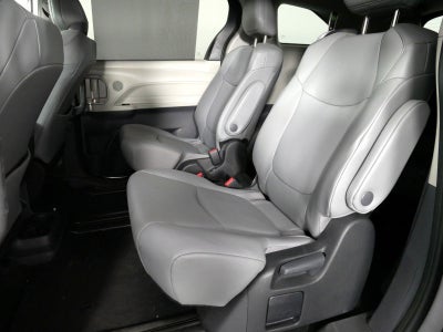 2024 Toyota Sienna XLE Hybrid *1-OWNER, CLEAN CARFAX!*