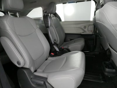 2024 Toyota Sienna XLE Hybrid *1-OWNER, CLEAN CARFAX!*
