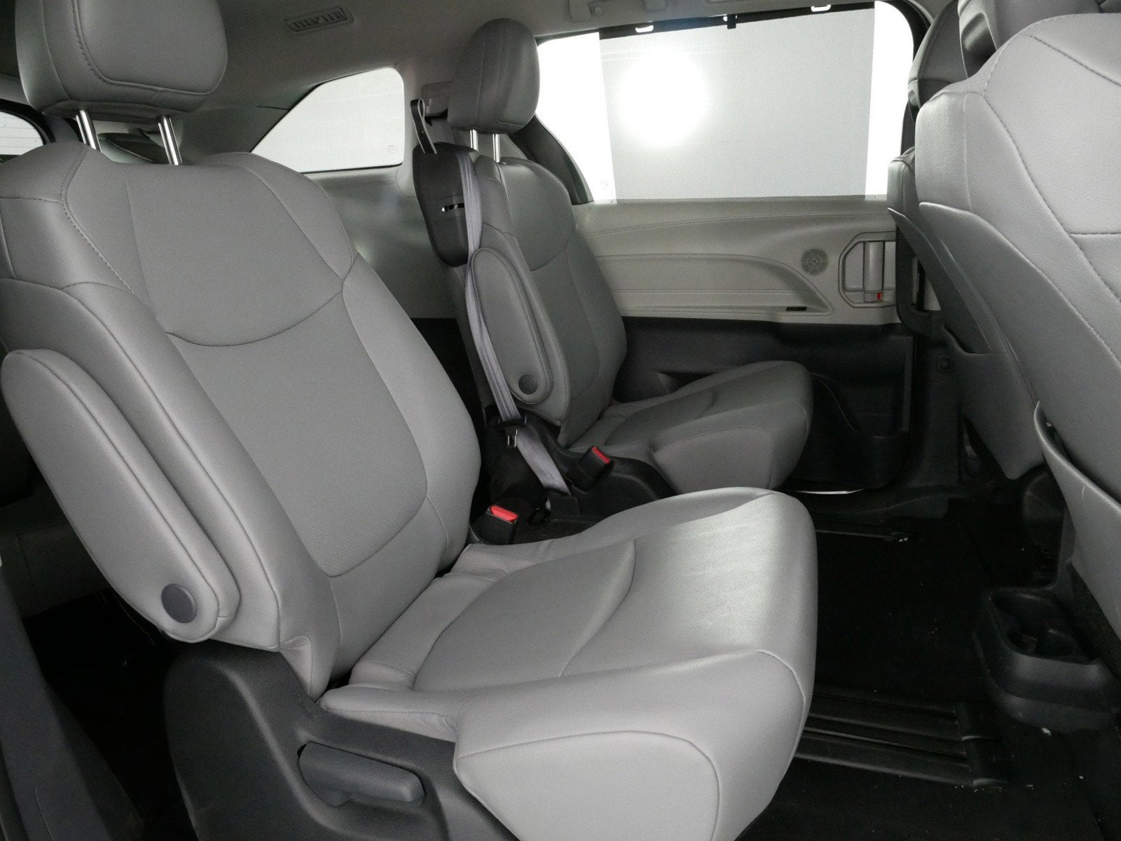 2024 Toyota Sienna XLE Hybrid *1-OWNER, CLEAN CARFAX!*