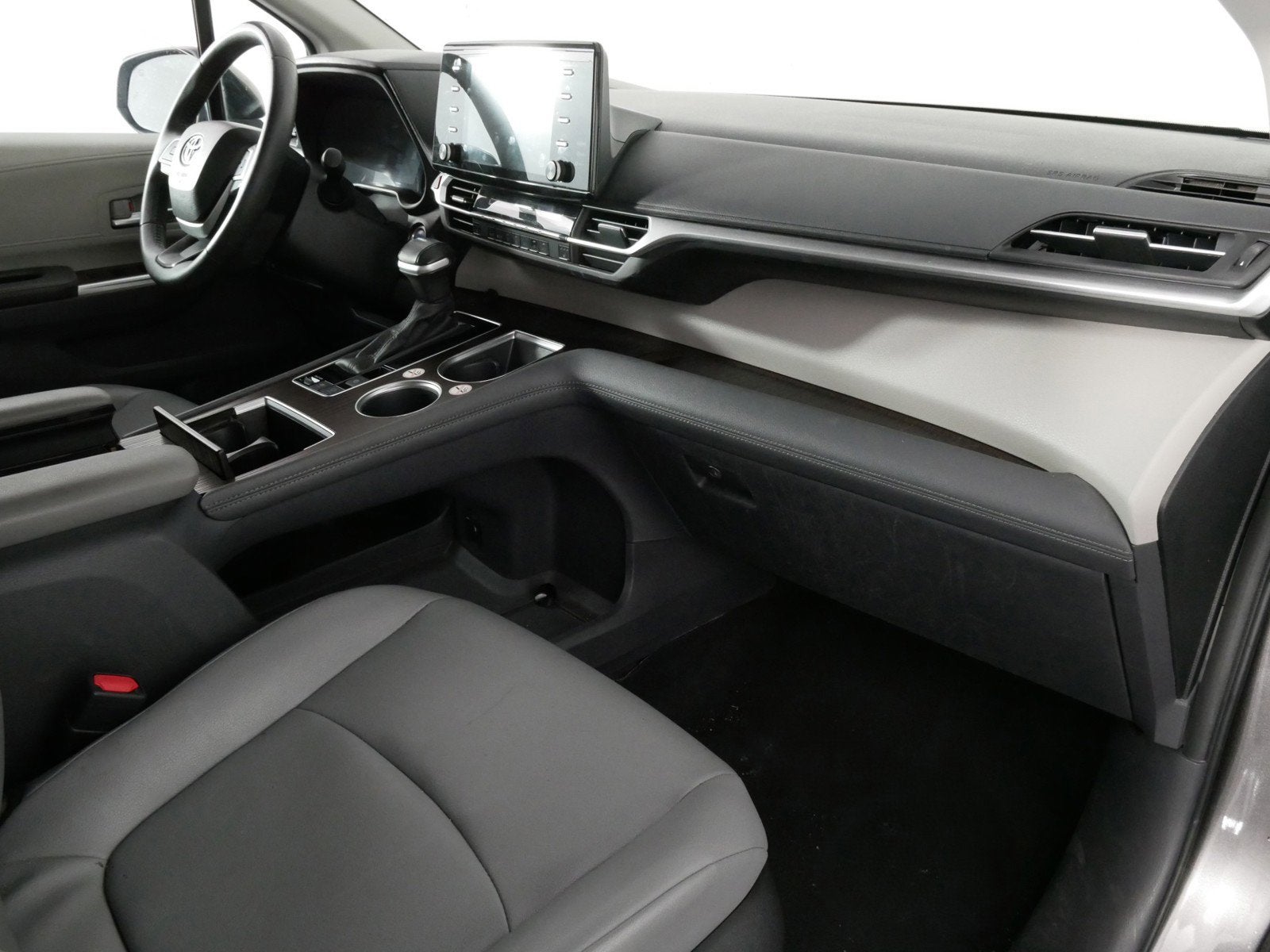 2024 Toyota Sienna XLE Hybrid *1-OWNER, CLEAN CARFAX!*