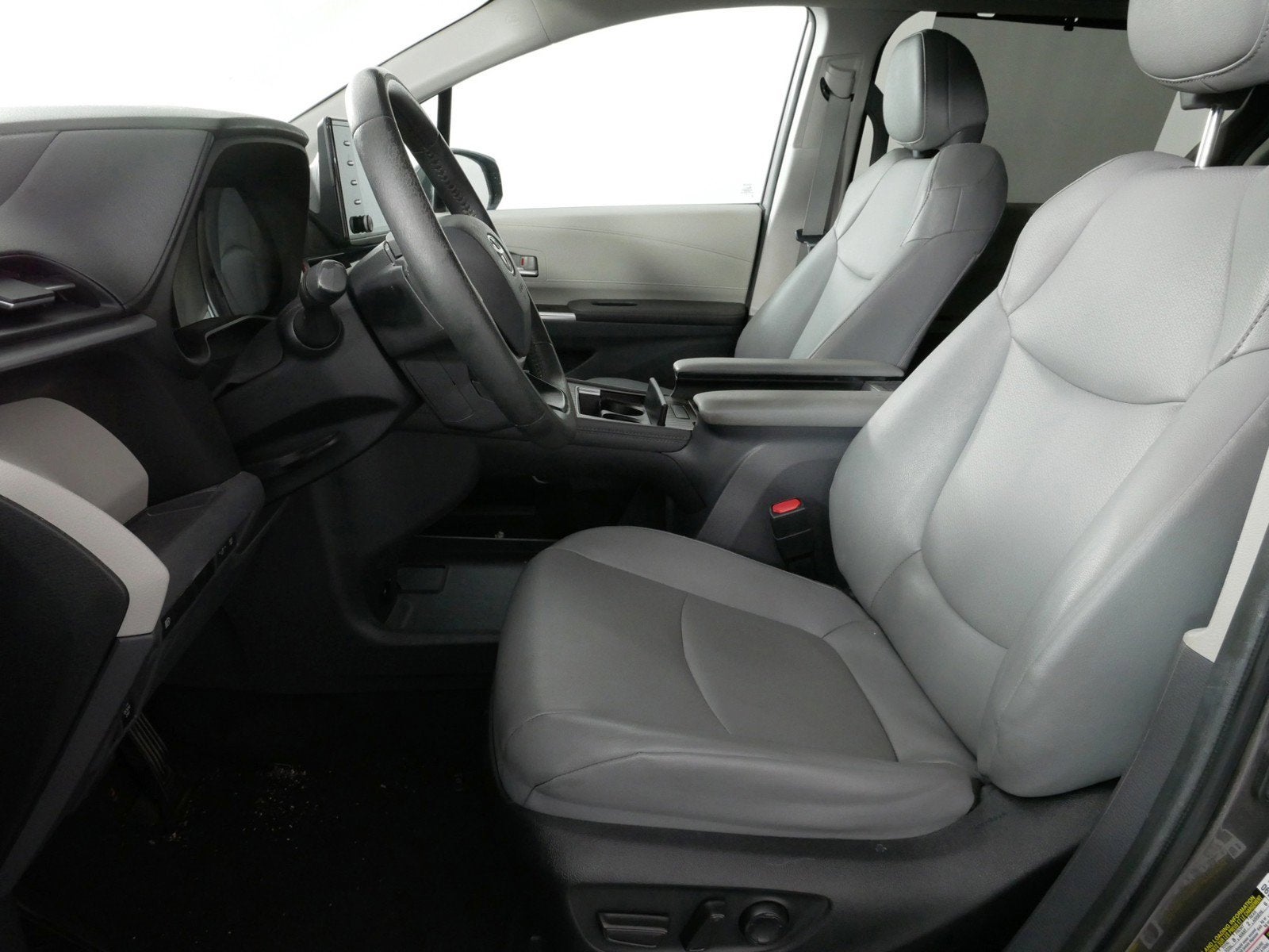 2024 Toyota Sienna XLE Hybrid *1-OWNER, CLEAN CARFAX!*