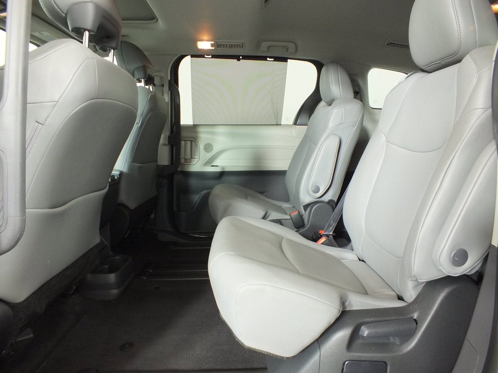 2024 Toyota Sienna XLE Hybrid *1-OWNER*