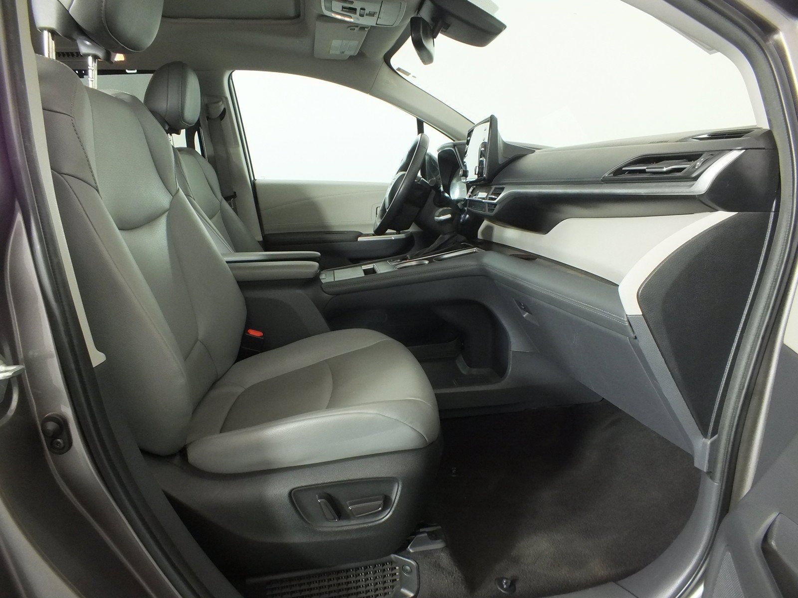 2024 Toyota Sienna XLE Hybrid *1-OWNER*