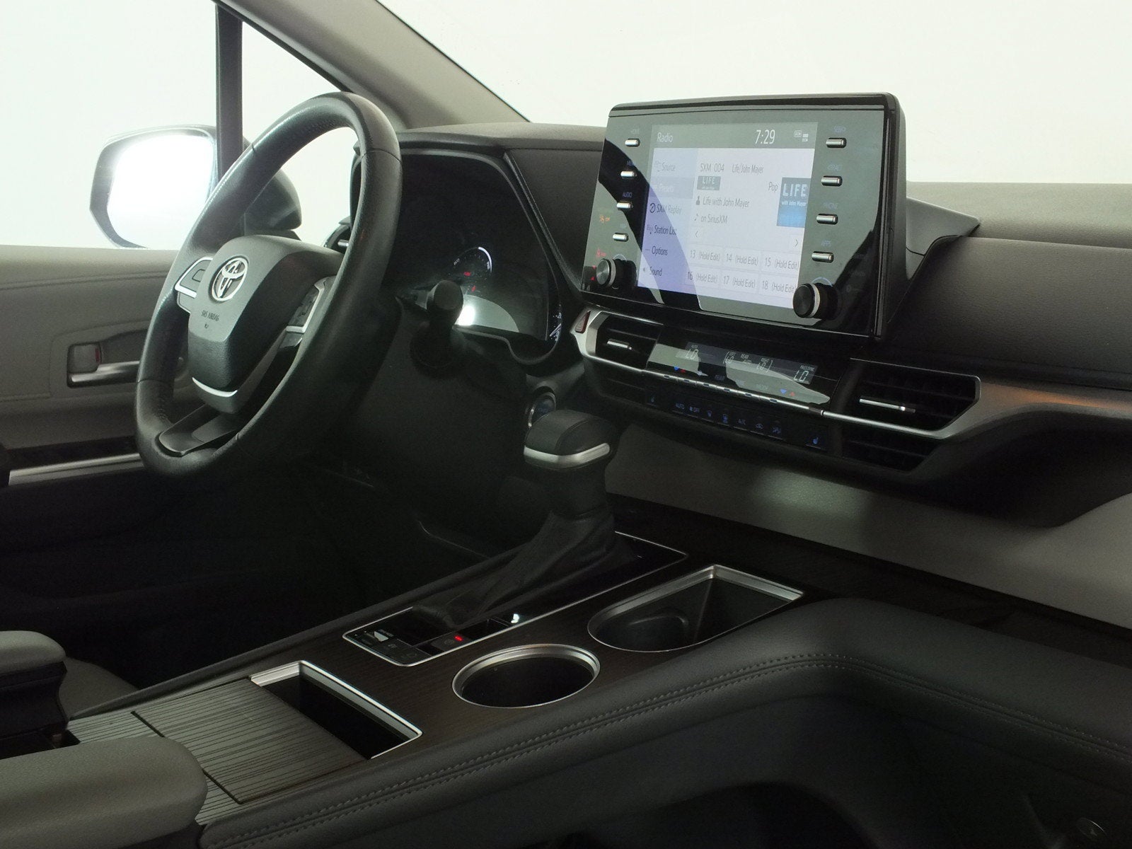 2024 Toyota Sienna XLE Hybrid *1-OWNER*