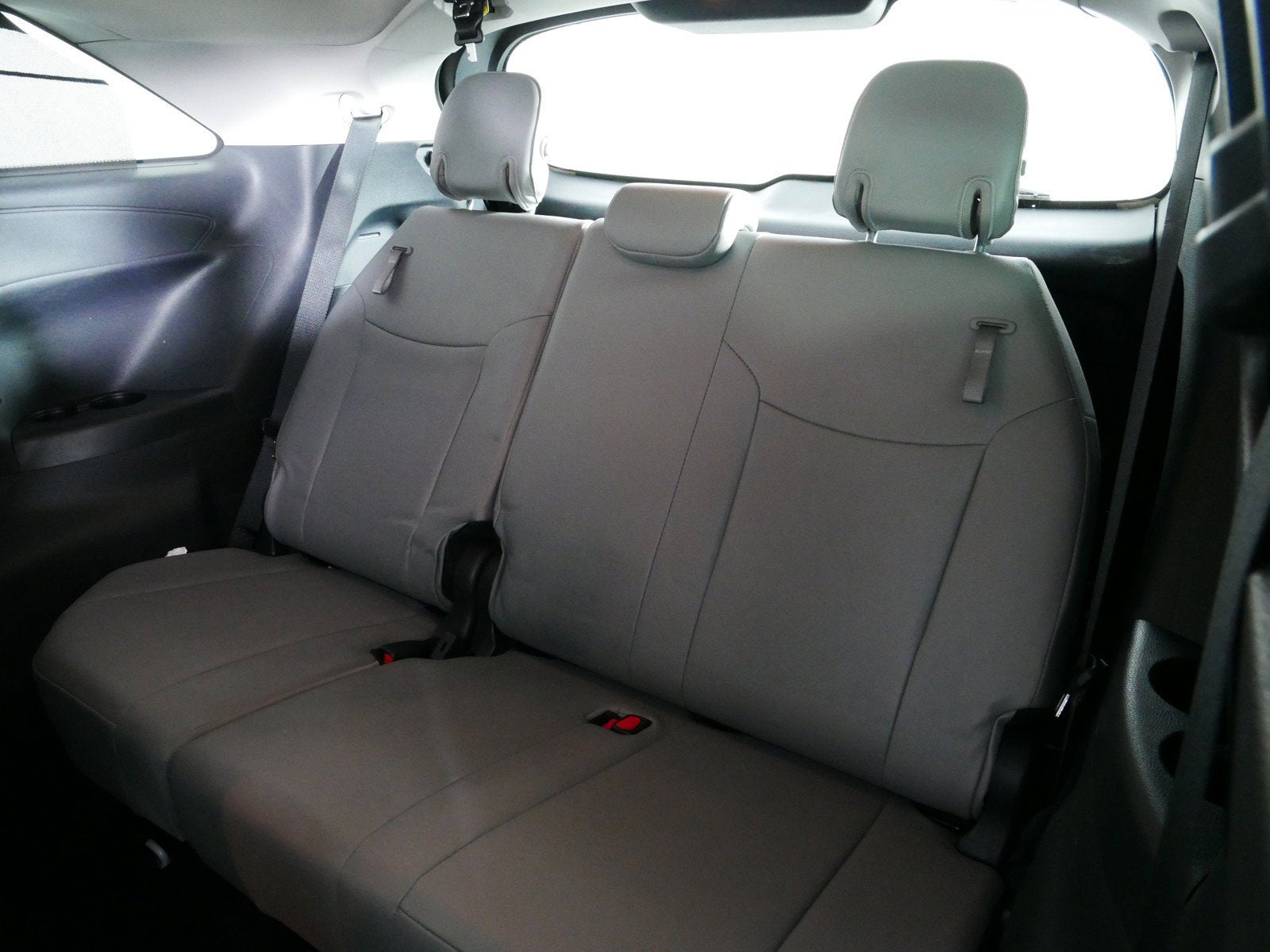 2026 Toyota Sienna XLE *CLEAN CARFAX! LIKE NEW!*