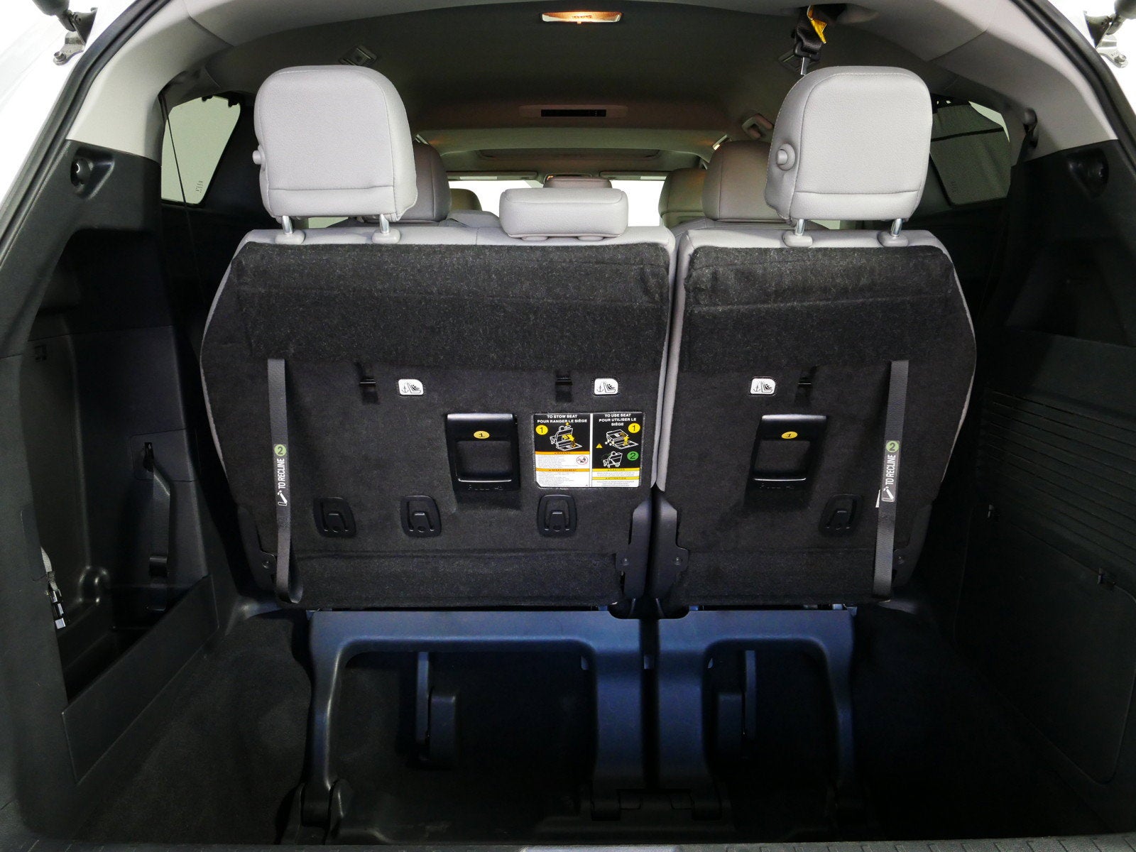 2026 Toyota Sienna XLE *CLEAN CARFAX! LIKE NEW!*