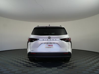 2026 Toyota Sienna XLE *CLEAN CARFAX! LIKE NEW!*