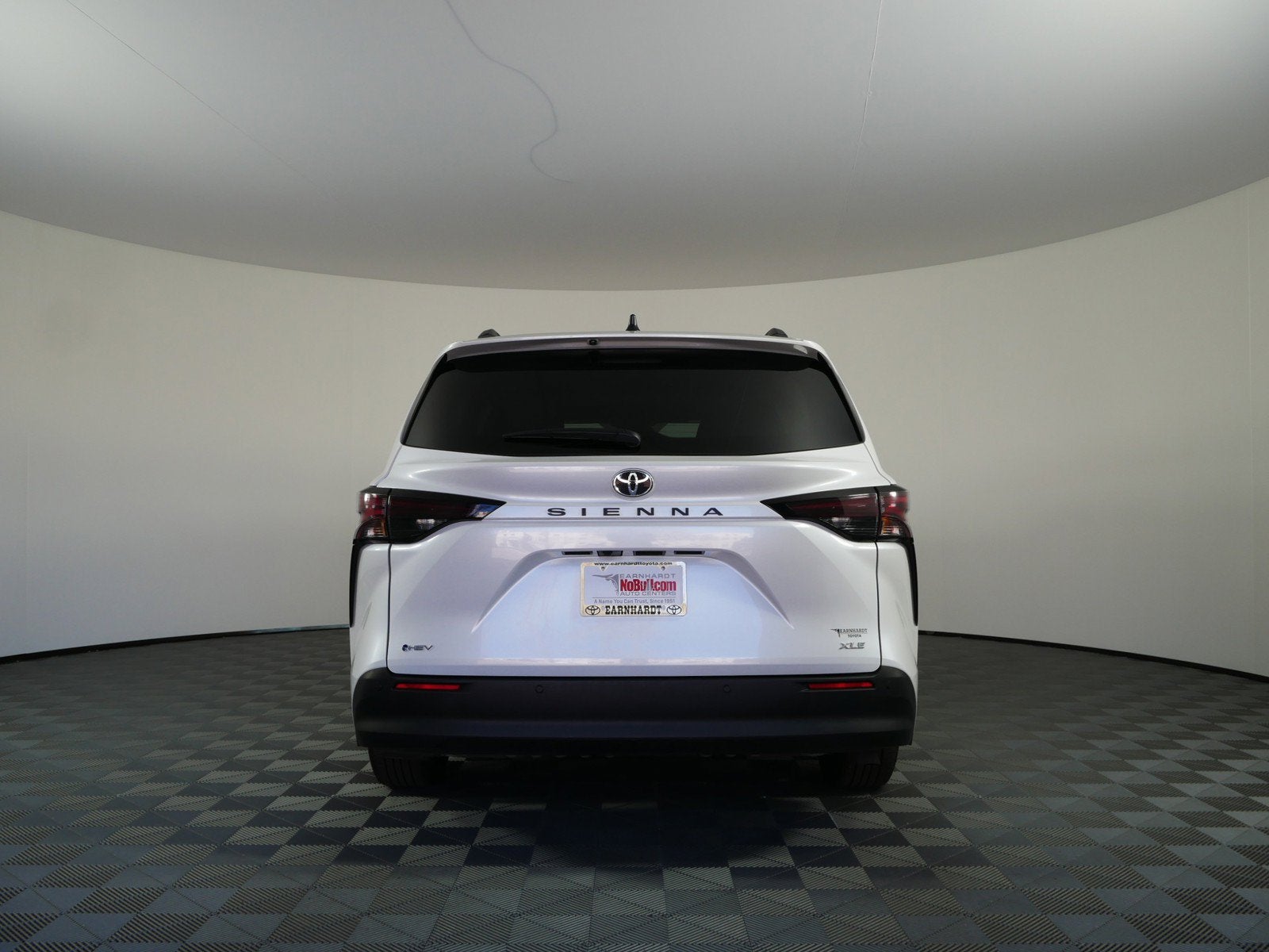 2026 Toyota Sienna XLE *CLEAN CARFAX! LIKE NEW!*