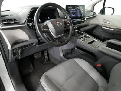 2024 Toyota Sienna XLE 7 Passenger FWD *1 OWNER, CLEAN CARFAX!*