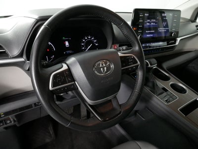 2024 Toyota Sienna XLE 7 Passenger FWD *1 OWNER, CLEAN CARFAX!*