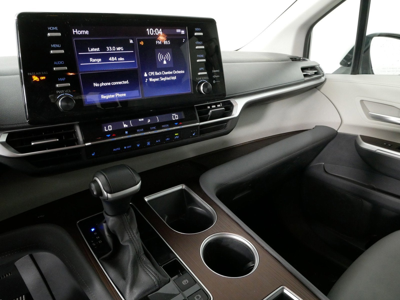 2024 Toyota Sienna XLE 7 Passenger FWD *1 OWNER, CLEAN CARFAX!*