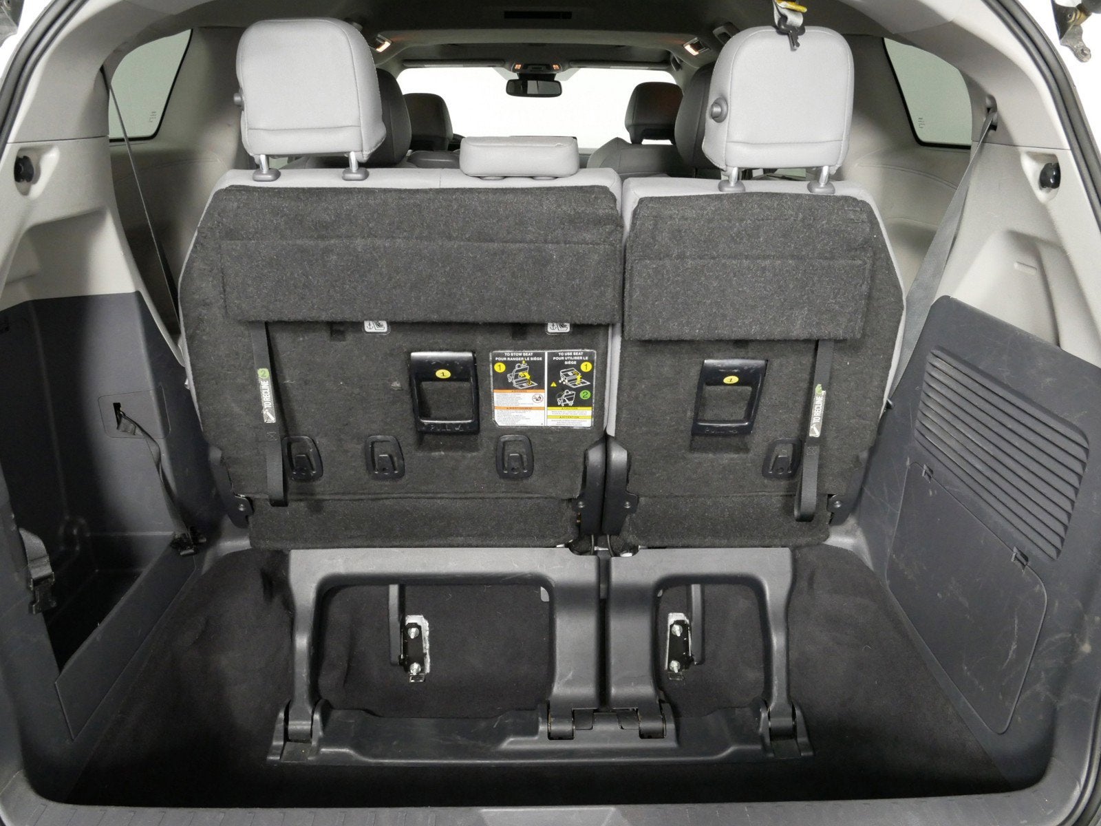 2024 Toyota Sienna XLE 7 Passenger FWD *1 OWNER, CLEAN CARFAX!*