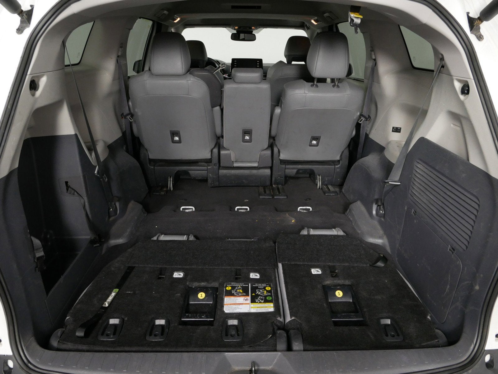 2024 Toyota Sienna XLE 7 Passenger FWD *1 OWNER, CLEAN CARFAX!*