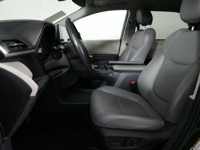 2024 Toyota Sienna XLE Hybrid *1-OWNER*