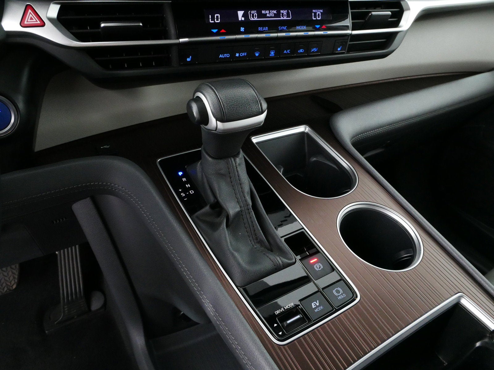 2024 Toyota Sienna XLE Hybrid *1-OWNER*