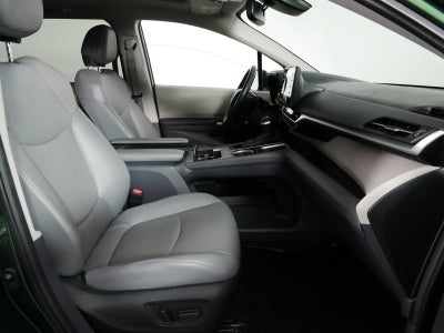 2024 Toyota Sienna XLE Hybrid *1-OWNER*