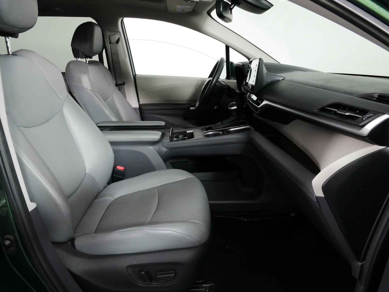 2024 Toyota Sienna XLE Hybrid *1-OWNER*
