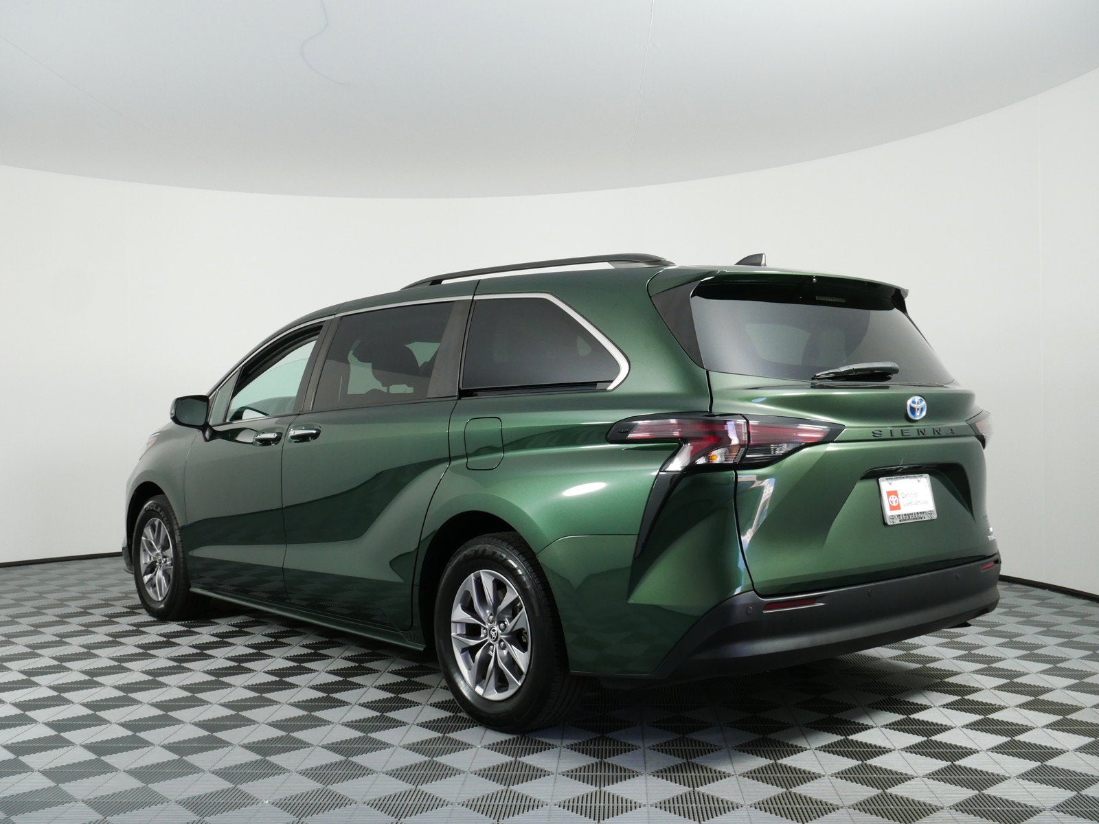 2024 Toyota Sienna XLE Hybrid *1-OWNER*