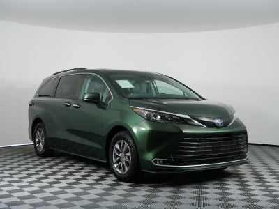 2024 Toyota Sienna XLE Hybrid *1-OWNER*