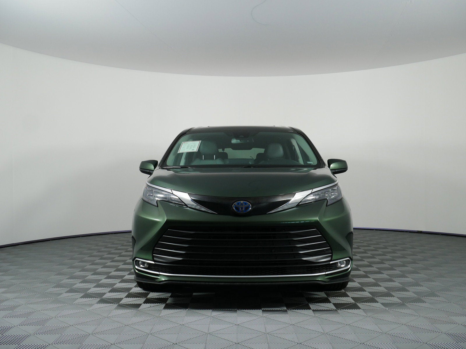 2024 Toyota Sienna XLE Hybrid *1-OWNER*