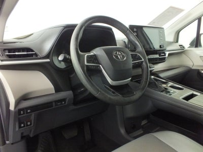 2024 Toyota Sienna XLE Hybrid *1-OWNER*