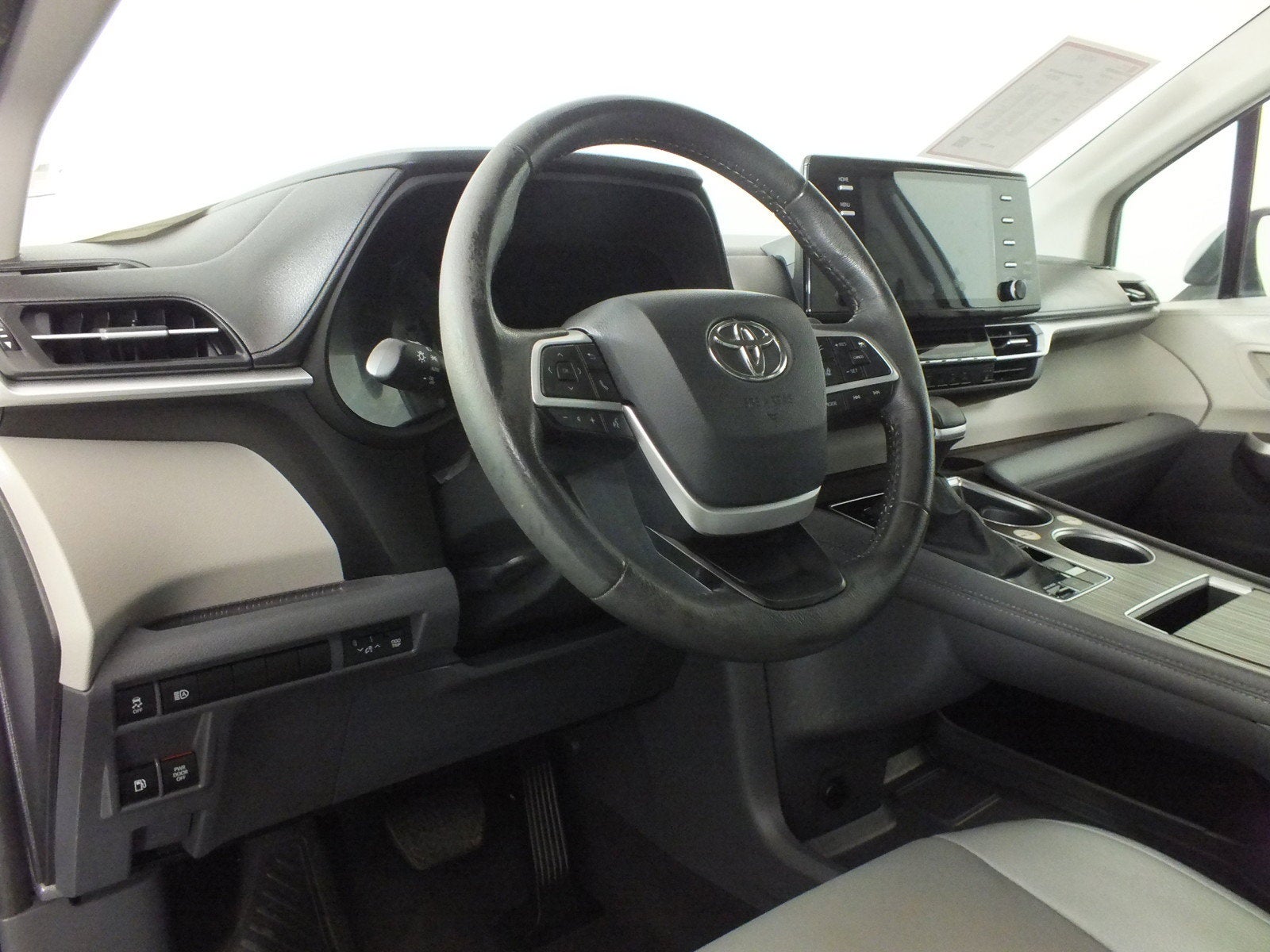2024 Toyota Sienna XLE Hybrid *1-OWNER*