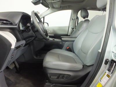 2024 Toyota Sienna XLE Hybrid *1-OWNER*