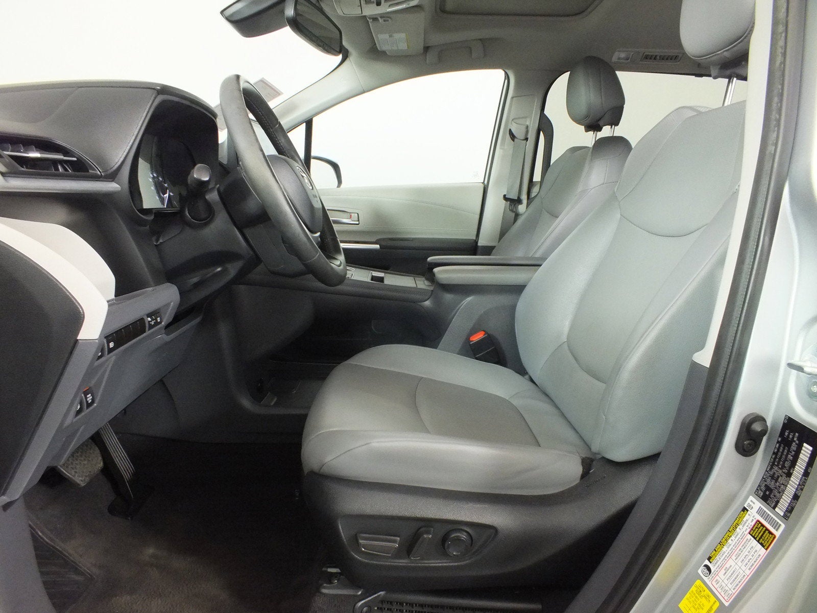 2024 Toyota Sienna XLE Hybrid *1-OWNER*