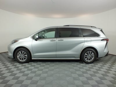 2024 Toyota Sienna XLE Hybrid *1-OWNER*