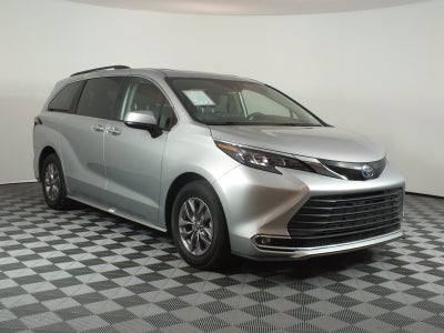 2024 Toyota Sienna XLE Hybrid *1-OWNER*