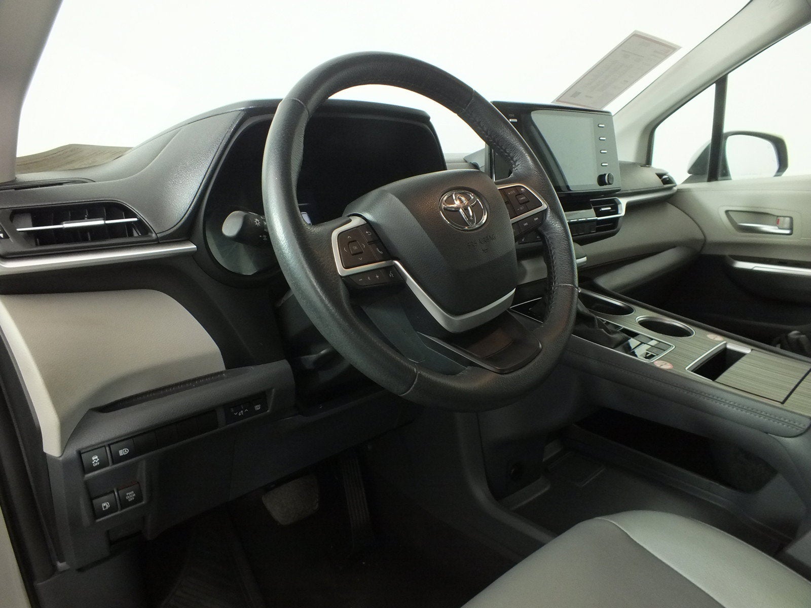 2024 Toyota Sienna XLE Hybrid *1-OWNER*