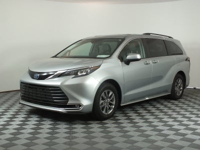 2024 Toyota Sienna XLE Hybrid *1-OWNER*