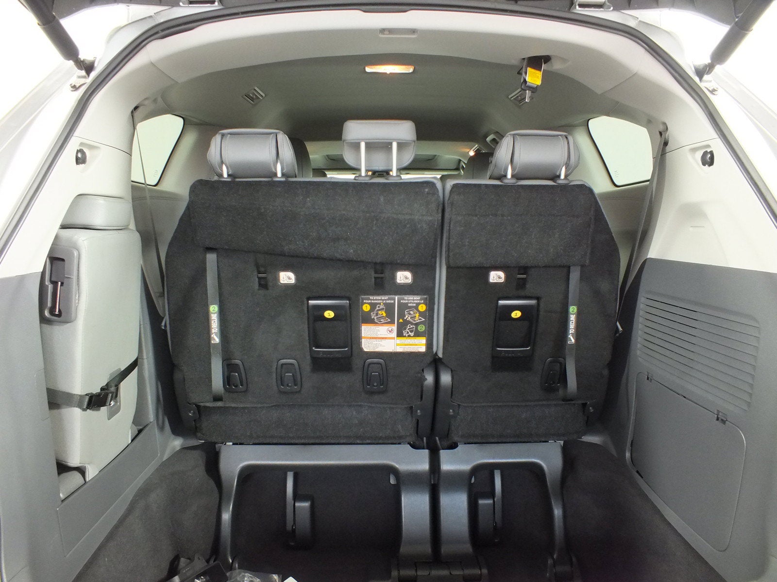 2024 Toyota Sienna XLE Hybrid *1-OWNER*