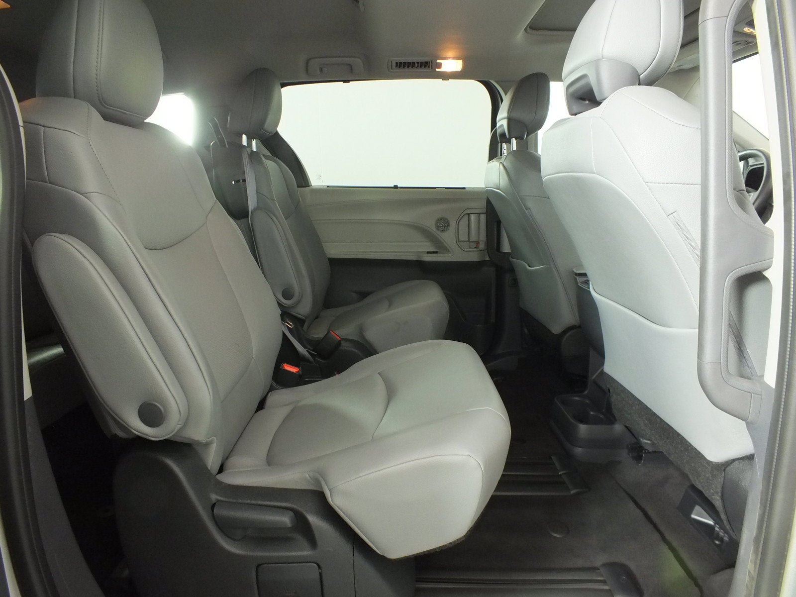 2024 Toyota Sienna XLE Hybrid *1-OWNER*
