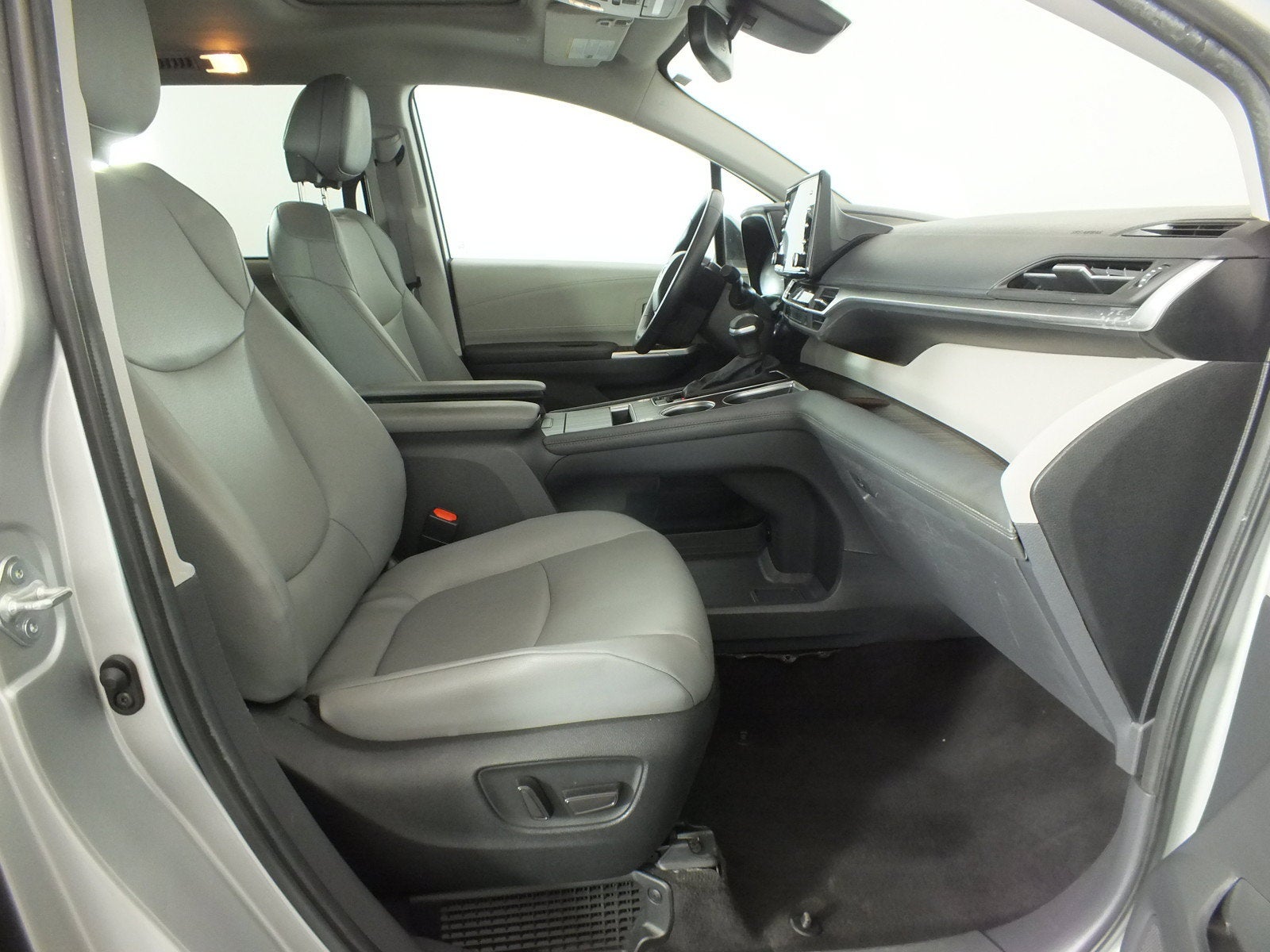 2024 Toyota Sienna XLE Hybrid *1-OWNER*