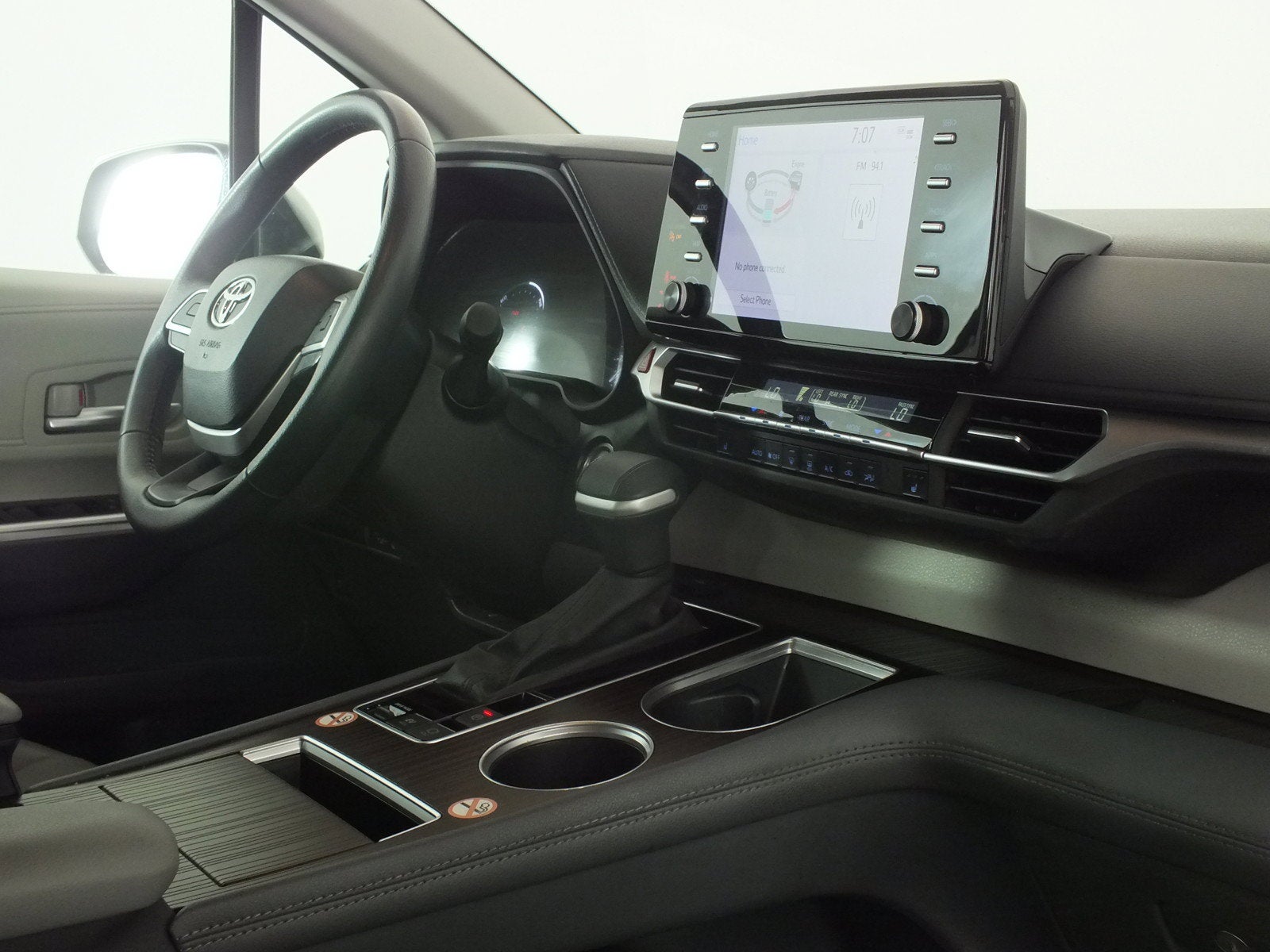 2024 Toyota Sienna XLE Hybrid *1-OWNER*