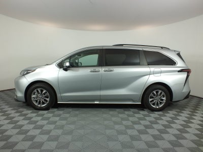 2024 Toyota Sienna XLE Hybrid *1-OWNER*