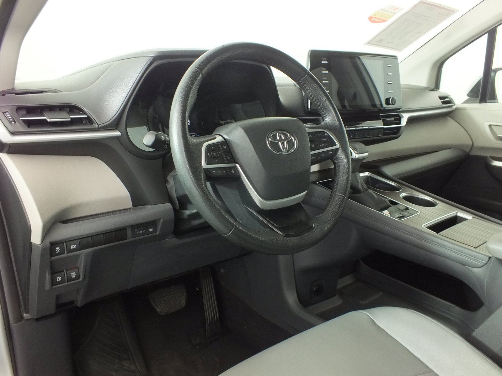 2024 Toyota Sienna XLE Hybrid *1-OWNER*
