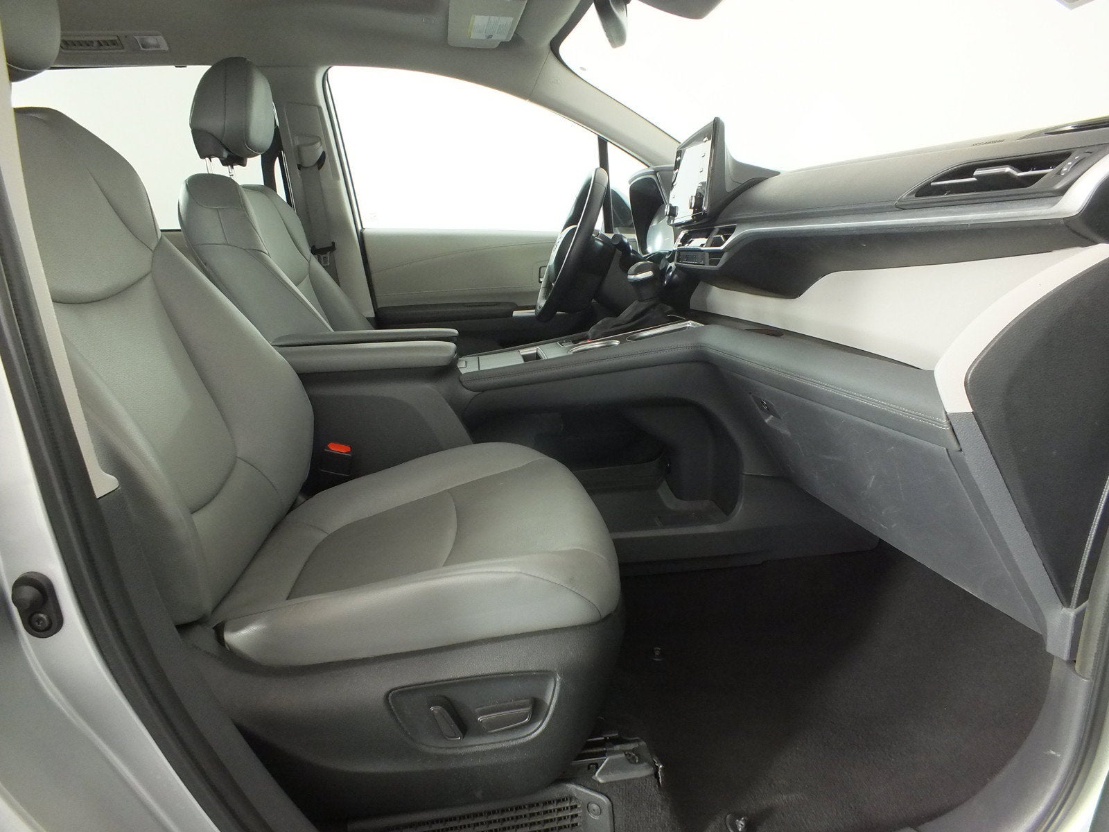 2024 Toyota Sienna XLE Hybrid *1-OWNER*
