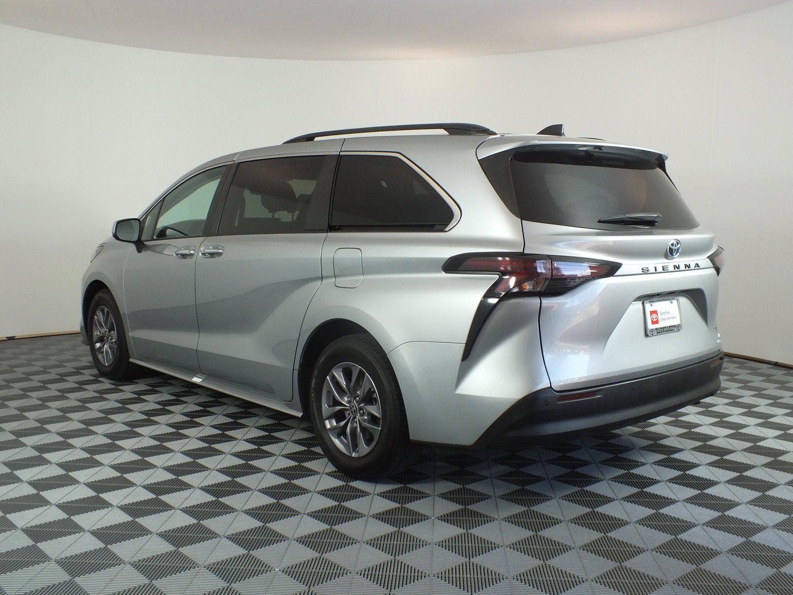 2024 Toyota Sienna XLE Hybrid *1-OWNER*