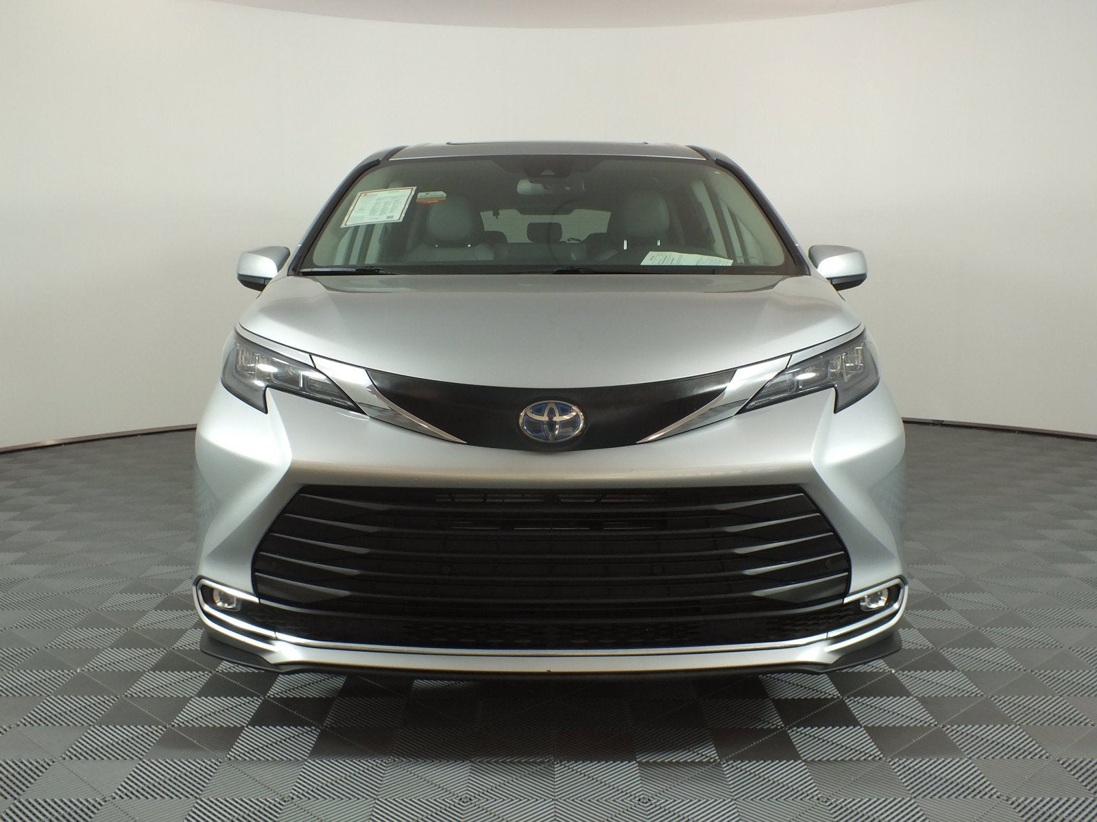 2024 Toyota Sienna XLE Hybrid *1-OWNER*