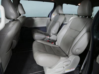2019 Toyota Sienna XLE *CLEAN CARFAX*