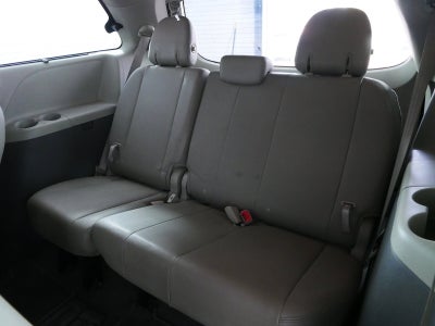 2019 Toyota Sienna XLE *CLEAN CARFAX*