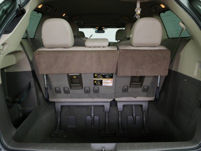 2019 Toyota Sienna XLE *CLEAN CARFAX*