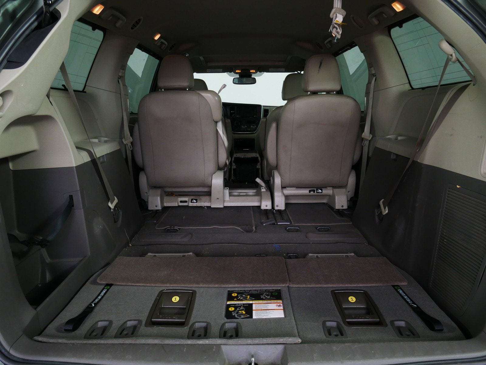 2019 Toyota Sienna XLE *CLEAN CARFAX*