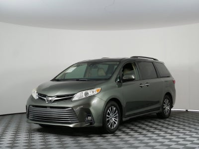 2019 Toyota Sienna XLE *CLEAN CARFAX*