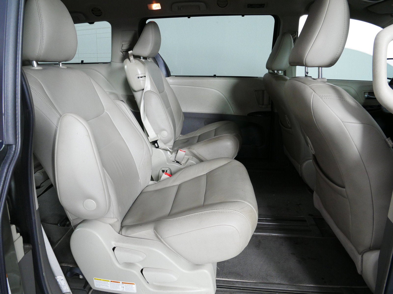 2019 Toyota Sienna XLE *CLEAN CARFAX*