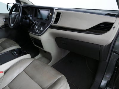 2019 Toyota Sienna XLE *CLEAN CARFAX*