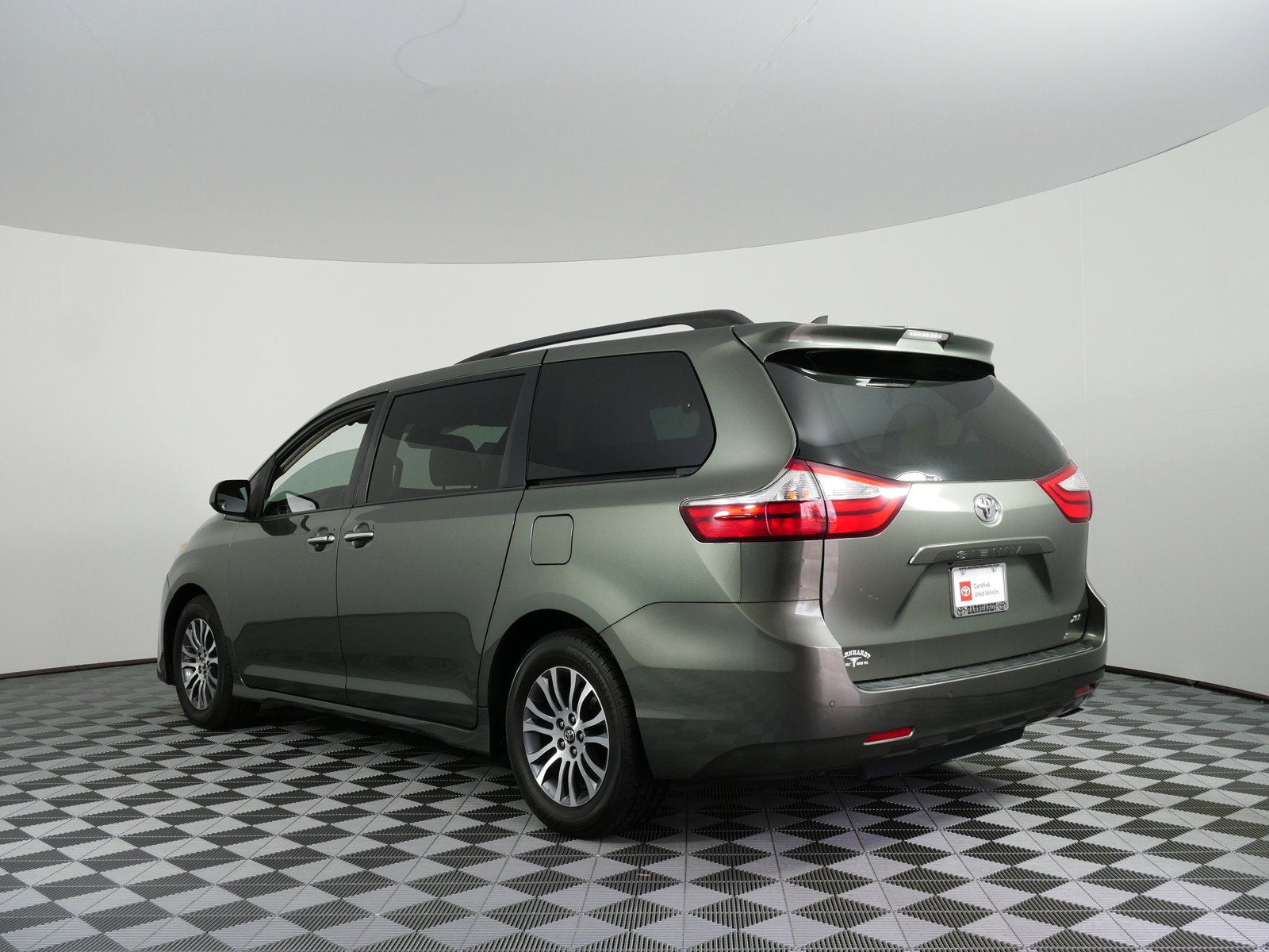 2019 Toyota Sienna XLE *CLEAN CARFAX*