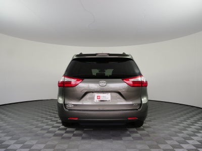 2019 Toyota Sienna XLE *CLEAN CARFAX*